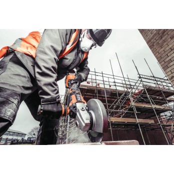 AEG ZESTAW SZLIFIERKA KĄTOWA WALIZKA AKUMULATOR BEWS18-125BLPX2