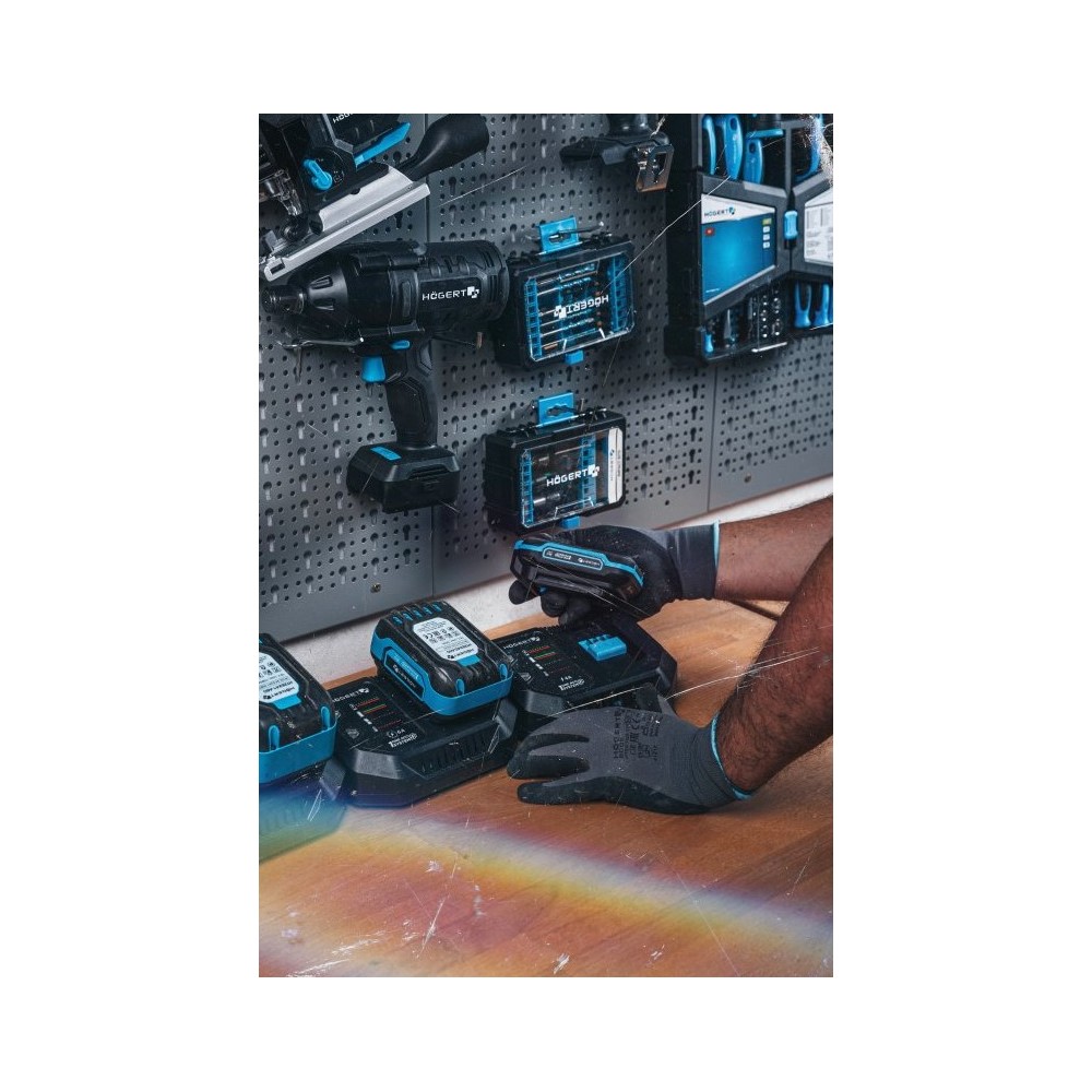 HOGERT TECHNIK ŁADOWARKA 4A 18V HOEGERT HT2E242-C40