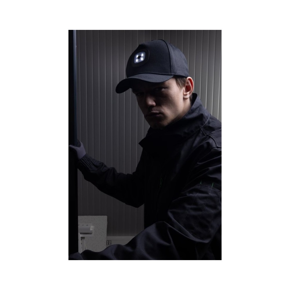 HOGERT TECHNIK CZAPKA Z DASZKIEM DAHN Z LAMPKĄ LED 100Lm HT5K498