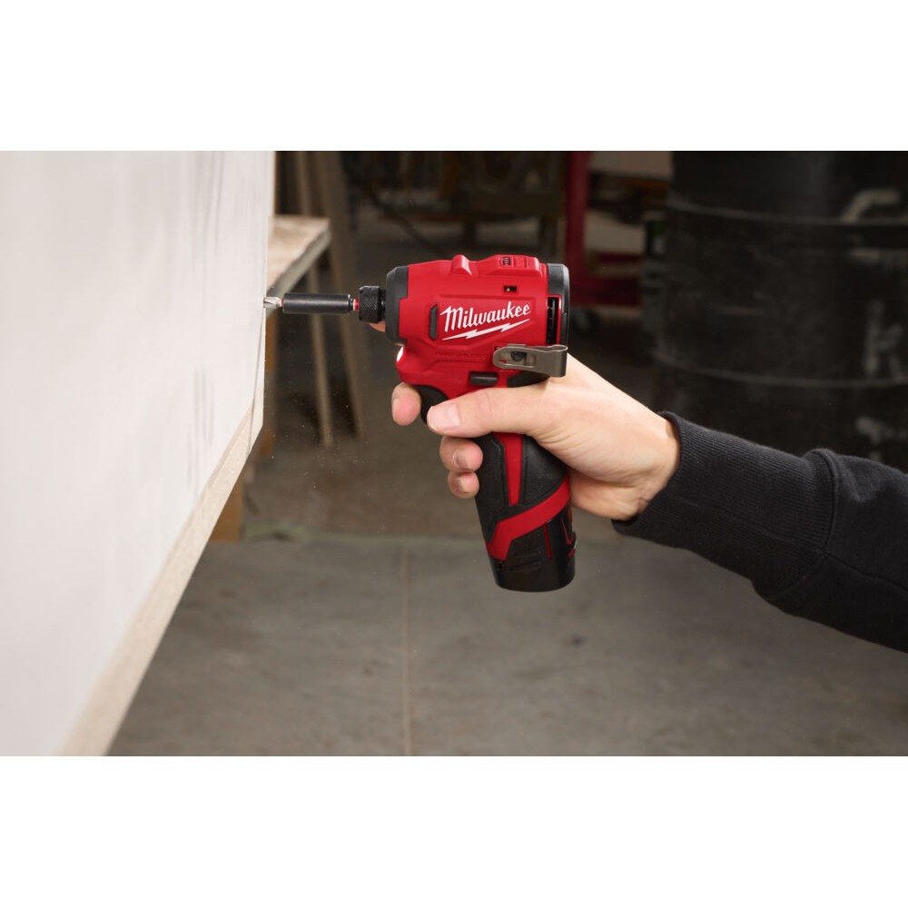 OFERTA PROMOCYJNA MILWAUKEE KOMPAKTOWA BEZSZCZOTKOWA ZAKRĘTARKA UDAROWA M12 BLIDRC-0 2x AKUMULATOR 3.0Ah