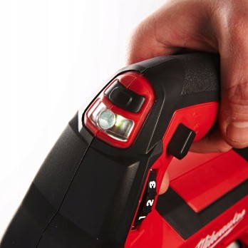 OFERTA PROMOCYJNA MILWAUKEE SMAROWNICA M18 GG-0 AKUMULATOR M18 2.0Ah