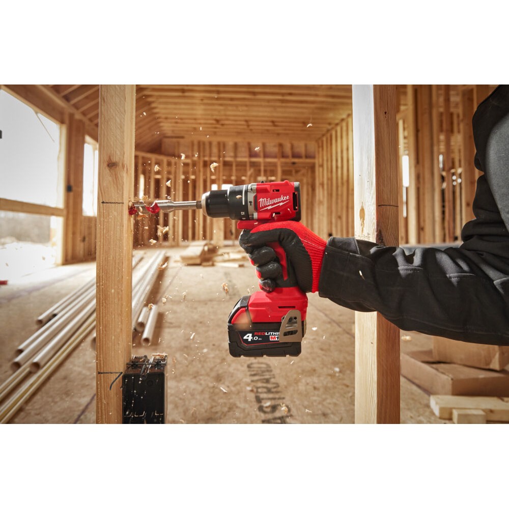 OFERTA PROMOCYJNA MILWAUKEE KOMPAKTOWA BEZSZCZOTKOWA WIERTARKO-WKRĘTARKA Z UDAREM M18 BLPDRC-422C AKUMULATOR 4.0Ah