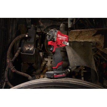 MILWAUKEE KLUCZ UDAROWY 1/2" Z PIERŚCIENIEM ZABEZPIECZAJĄCYM M12 FCIWF12G3-502X W ZESTAWIE
