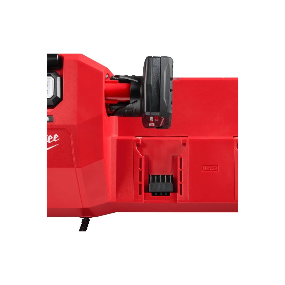 MILWAUKEE ŁADOWARKA 4-PORTOWA Z REFLEKTOREM 450Lm GANGBOX M12-18 GBC4 USB