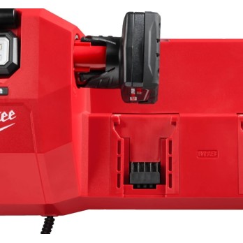 MILWAUKEE ŁADOWARKA 4-PORTOWA Z REFLEKTOREM 450Lm GANGBOX M12-18 GBC4 USB