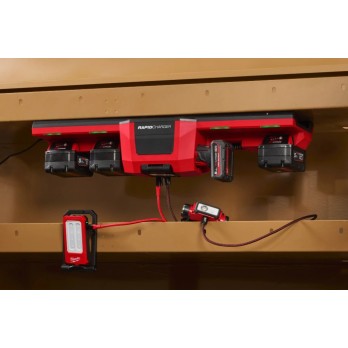 MILWAUKEE ŁADOWARKA 4-PORTOWA 12V i 18V Z REFLEKTOREM 450Lm GANGBOX M12-18 GBC4 USB