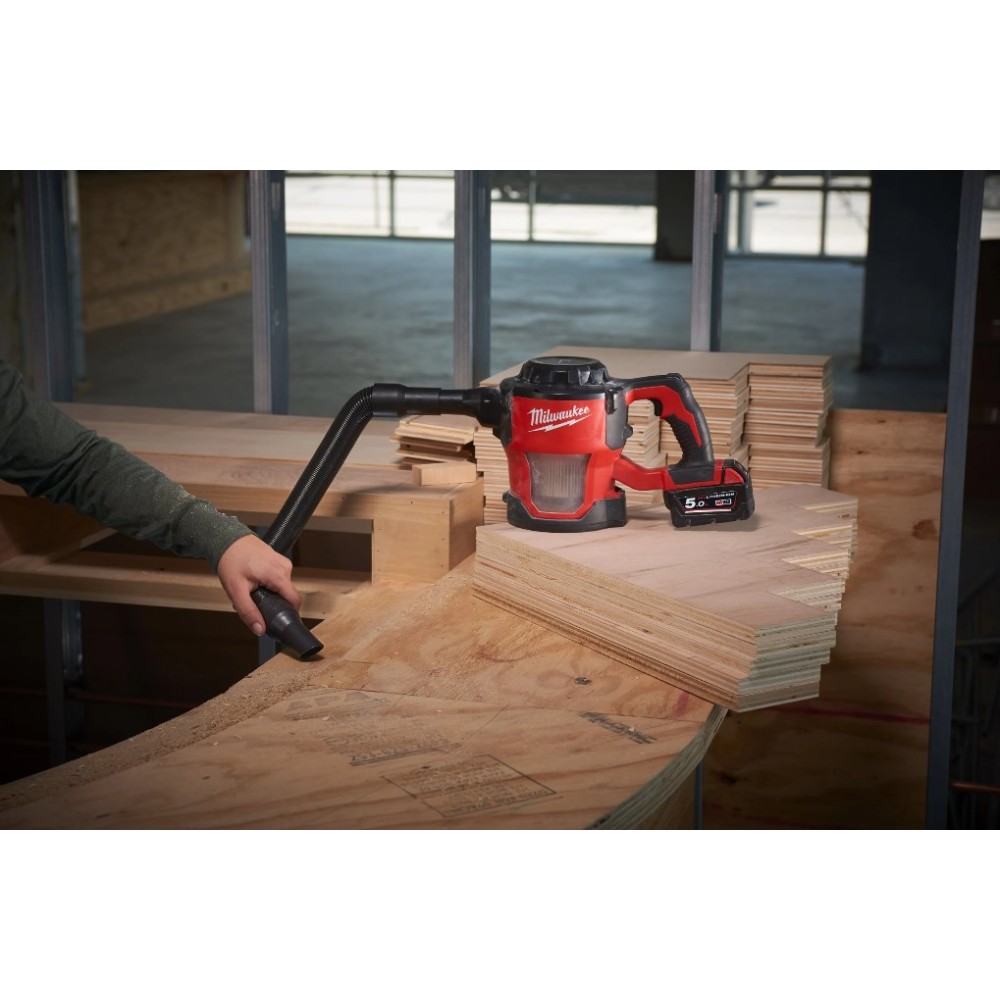 MILWAUKEE M18 CV-0 KOMPAKTOWY ODKURZACZ RĘCZNY 18V