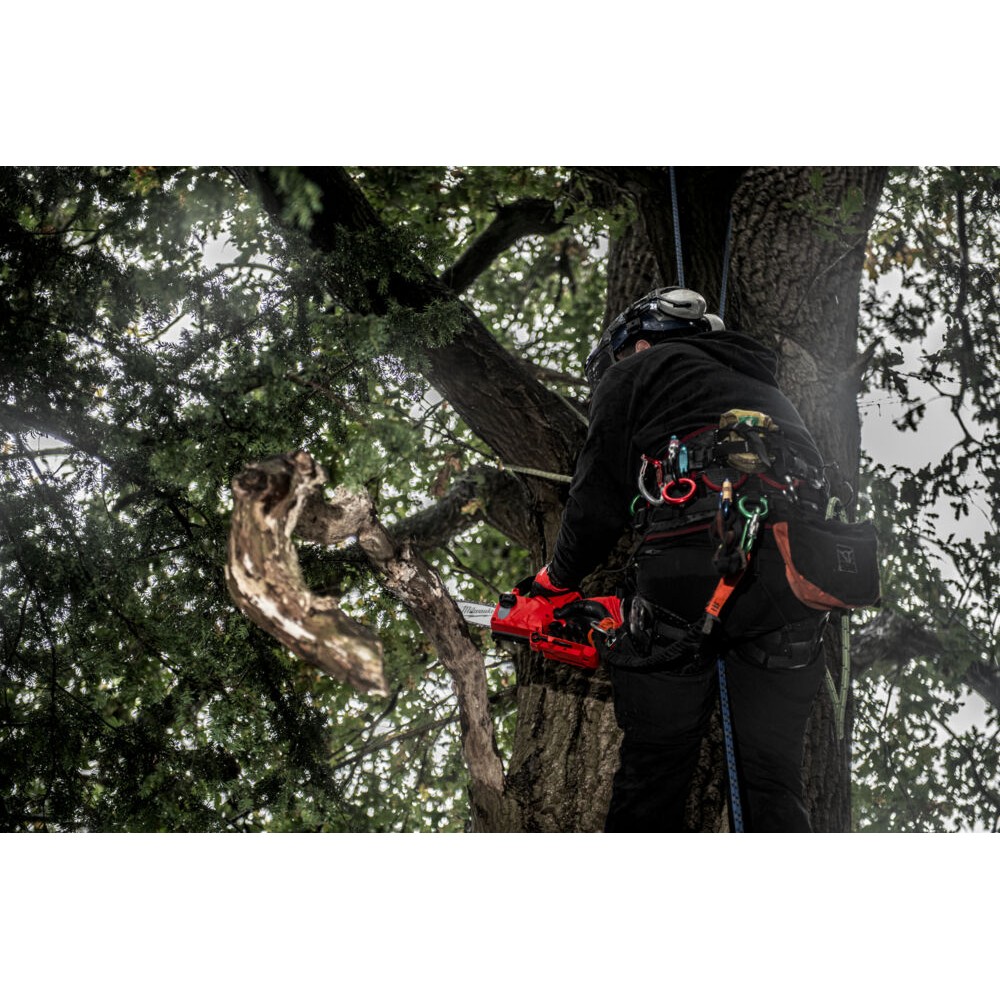 MILWAUKEE ZESTAW PIŁA ŁAŃCUCHOWA DO GAŁĘZI M12 FHS-602X