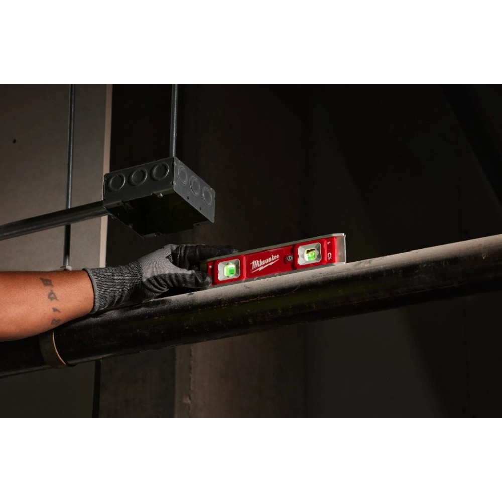 MILWAUKEE POZIOMICA LED PODŚWIETLANA LIBELLA MAGNETYCZNA TORPEDO 23CM