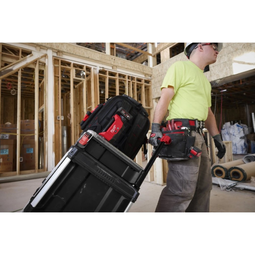 MILWAUKEE REFLEKTOR WIELOKIERUNKOWY Z SYSTEMEM PACKOUT M12 ALIP-0