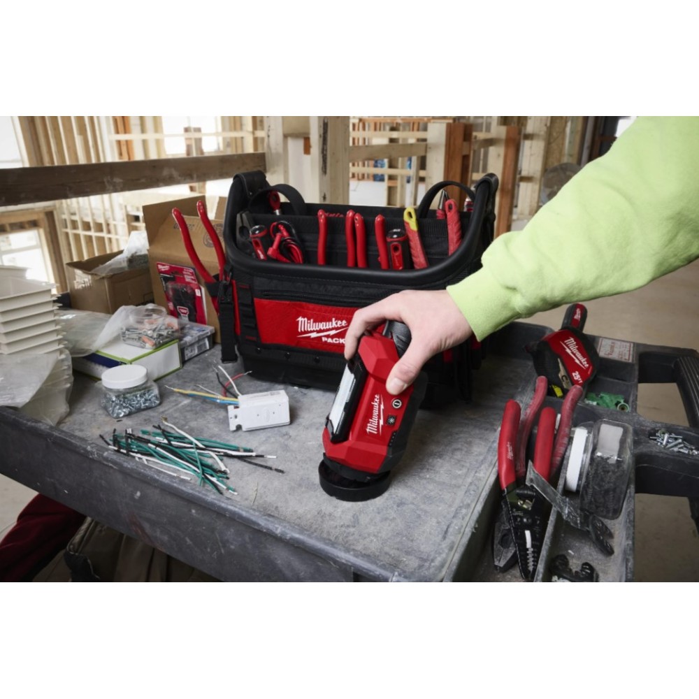 MILWAUKEE REFLEKTOR WIELOKIERUNKOWY Z SYSTEMEM PACKOUT M12 ALIP-0