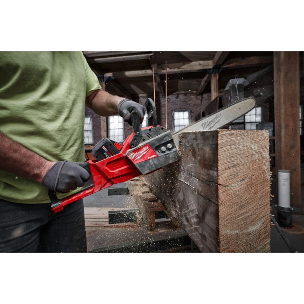 OFERTA PROMOCYJNA MILWAUKEE PIŁA ŁAŃCUCHOWA 35CM M18 FCHS35-122 + 2x 8.0Ah FORGE