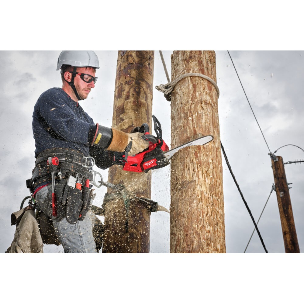 OFERTA PROMOCYJNA MILWAUKEE PILARKA ŁAŃCUCHOWA M18 FTHCHS35-802 + 2x 8.0Ah FORGE