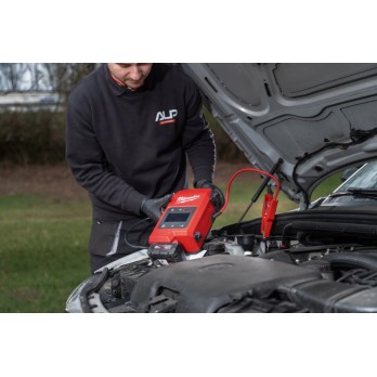 MILWAUKEE URZĄDZENIE ROZRUCHOWE ROZRUSZNIK SAMOCHODOWY M18 JS2000-0