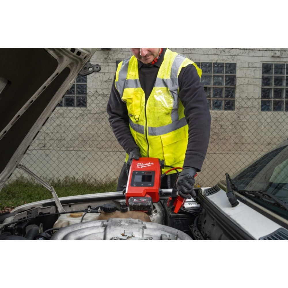 MILWAUKEE URZĄDZENIE ROZRUCHOWE ROZRUSZNIK SAMOCHODOWY M18 JS2000-0
