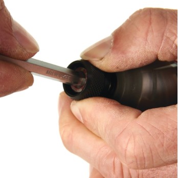 MILWAUKEE ZAKRĘTARKA UDAROWA 1/4" HEX ZESTAW M18 FQID-501B black week