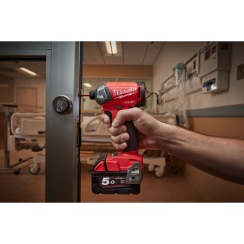 MILWAUKEE ZAKRĘTARKA UDAROWA 1/4" HEX ZESTAW M18 FQID-501B