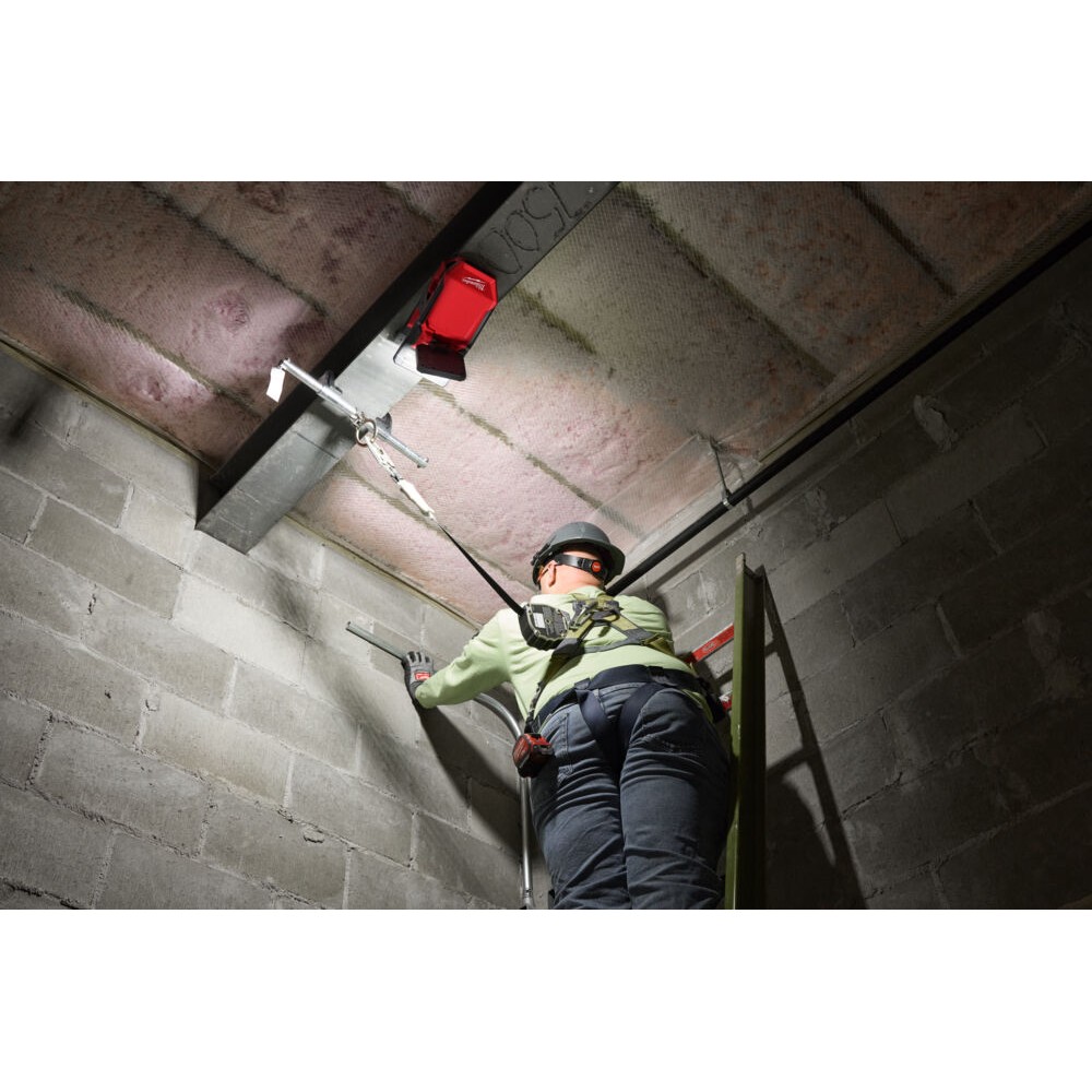 MILWAUKEE LAMPA DO OŚWIETLANIA POWIERZCHNI Z ZACISKIEM I MAGNESEM M18 PAL2-0