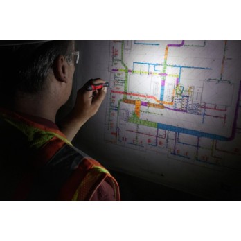 MILWAUKEE ZESTAW LATARKA RĘCZNA LED BITY W KASETCE- 39 SZT. TORBA, TERMOS PREZENT NA ŚWIĘTA