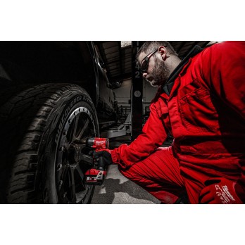 MILWAUKEE KLUCZ UDAROWY 1/2" M18 FMTIW2F12-0 W ZESTAWIE Z TERMOSAMI