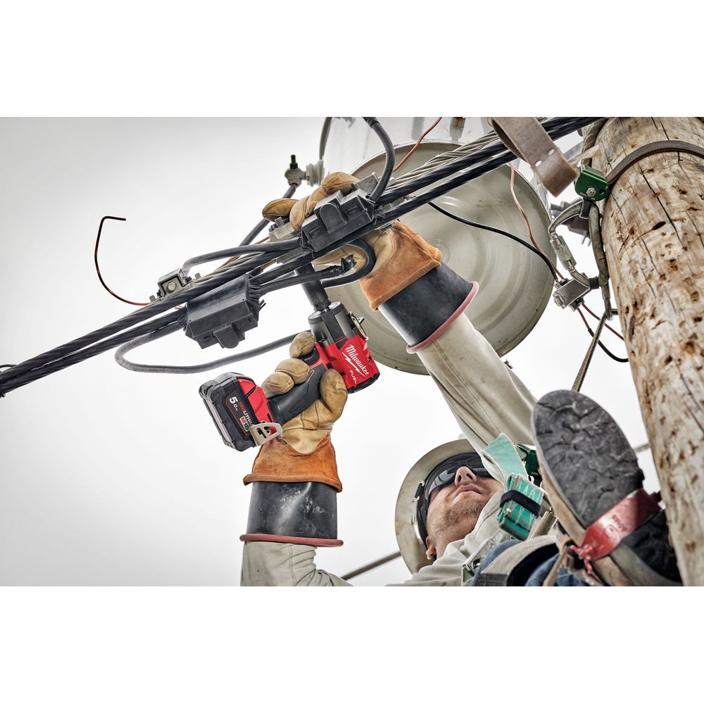 MILWAUKEE KLUCZ UDAROWY 1/2" M18 FMTIW2F12-0 W ZESTAWIE Z TERMOSAMI