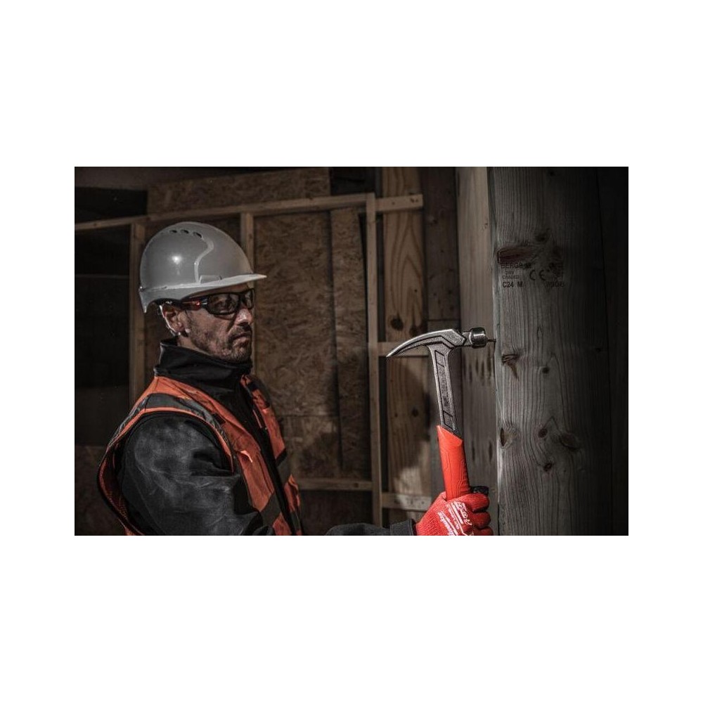 MILWAUKEE MŁOTEK CIESIELSKI Z TRZONKIEM STALOWYM I PAZUREM PROSTYM 0,45 KG