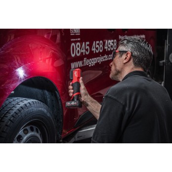 MILWAUKEE LATARKA ZE ZMIANĄ BARWY ŚWIATŁA M12 CML-0 BEZ OPAKOWANIA 2022R.