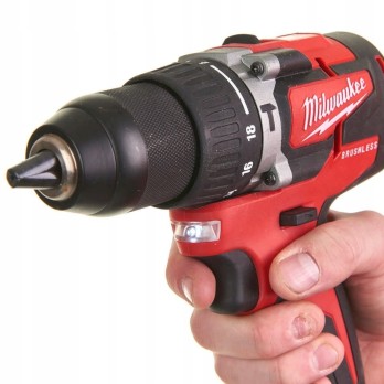 MILWAUKEE M18 CBLPD-202C Wiertarko-wkrętarka UDAR