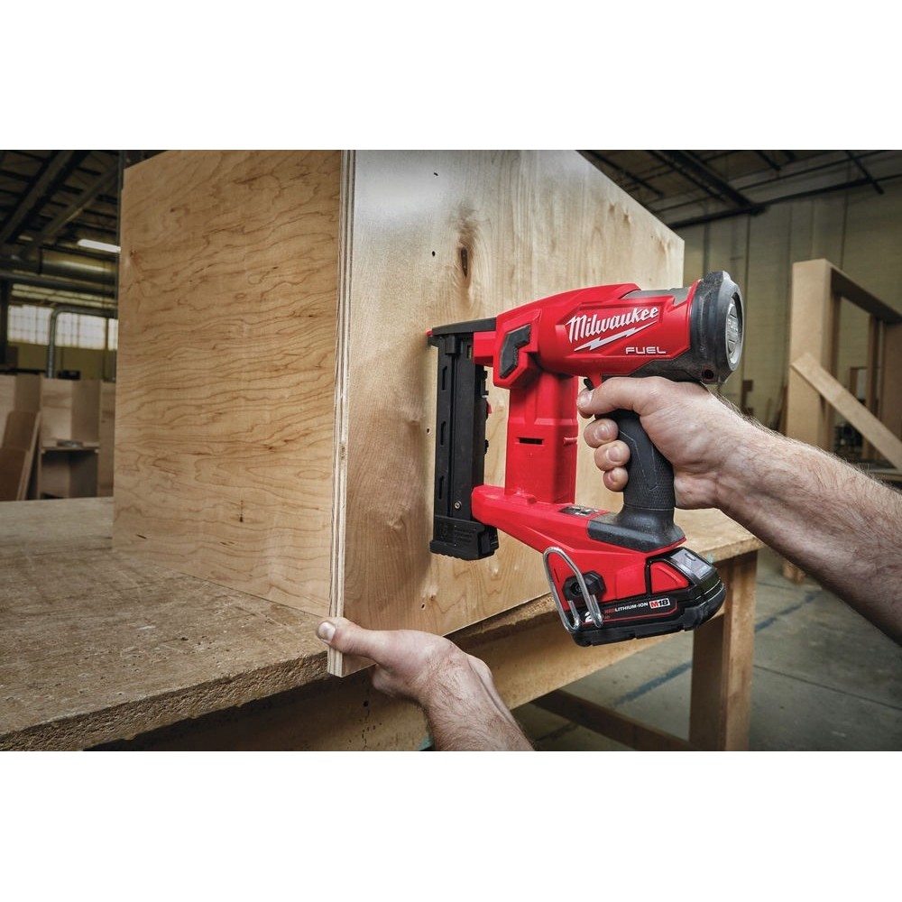 MILWAUKEE M18 FNCS18GS-0X ZSZYWACZ AKUMULATOROWY