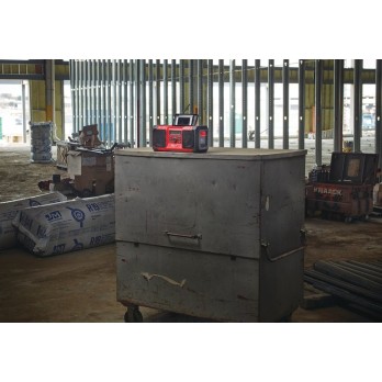 MILWAUKEE M18 AKUMULATOROWE RADIO BUDOWLANE M18 JSR-0 DAB