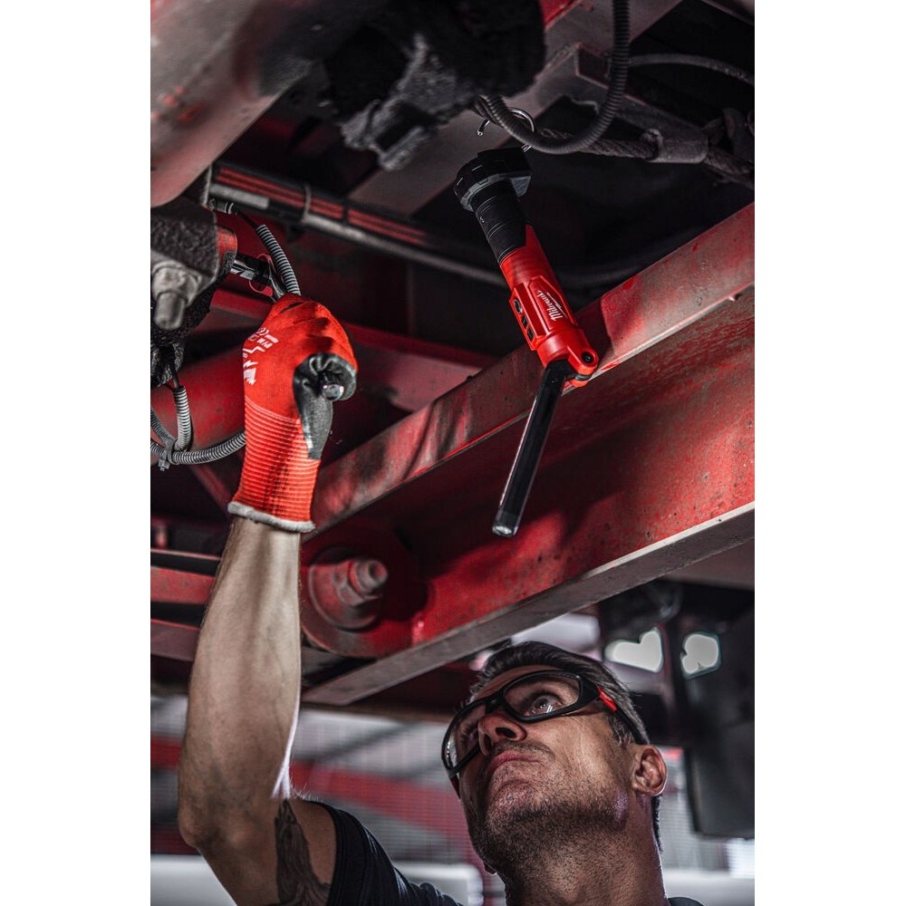 MILWAUKEE AKUMULATOROWA LATARKA USB L4 SL550-301 550LM