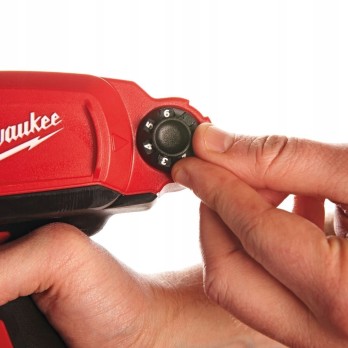 MILWAUKEE PISTOLET DO SILIKONU M12 PCG 600A-201B